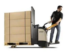 Meeloop transpallet met gedraaide rug