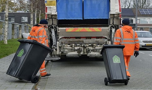 Afvalophaling met rolcontainers