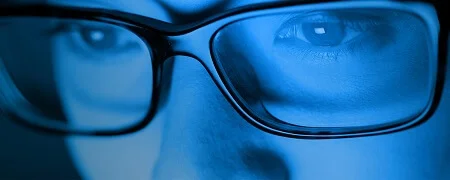 Blauw licht uit een scherm