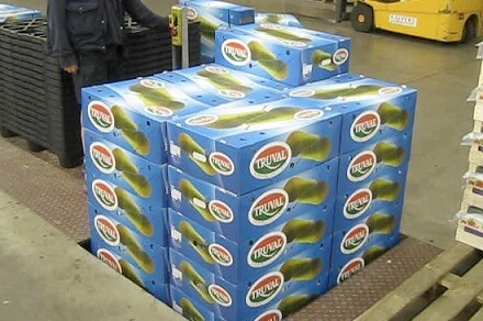 Schaartafel met put in de grond.