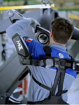 Mate, passief exoskelet voor de schouders
